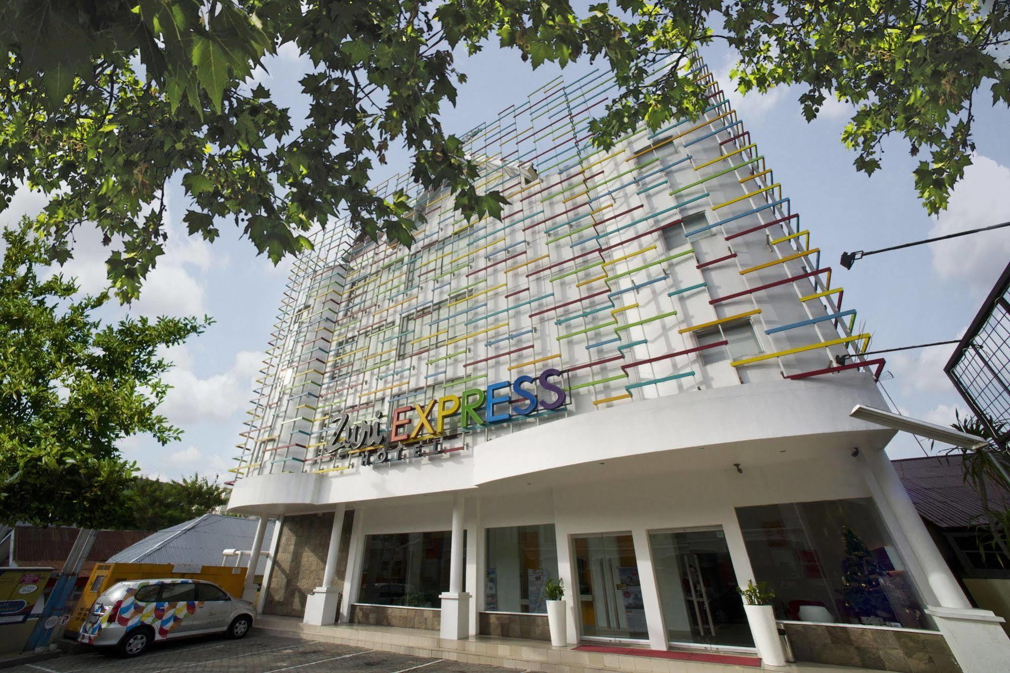 Zuri Express Hotel Пеканбару Екстериор снимка